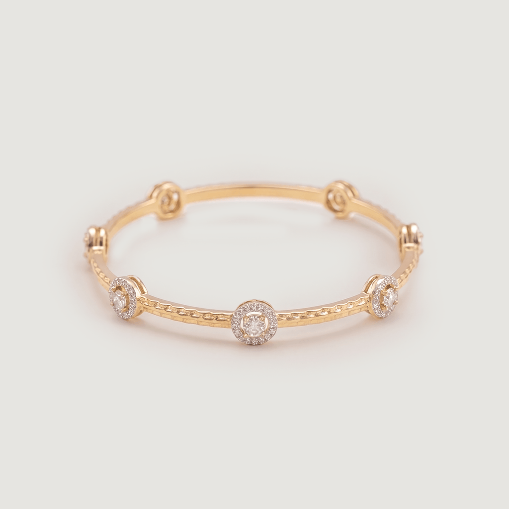Lumière Éternelle Station Diamond Bangle
