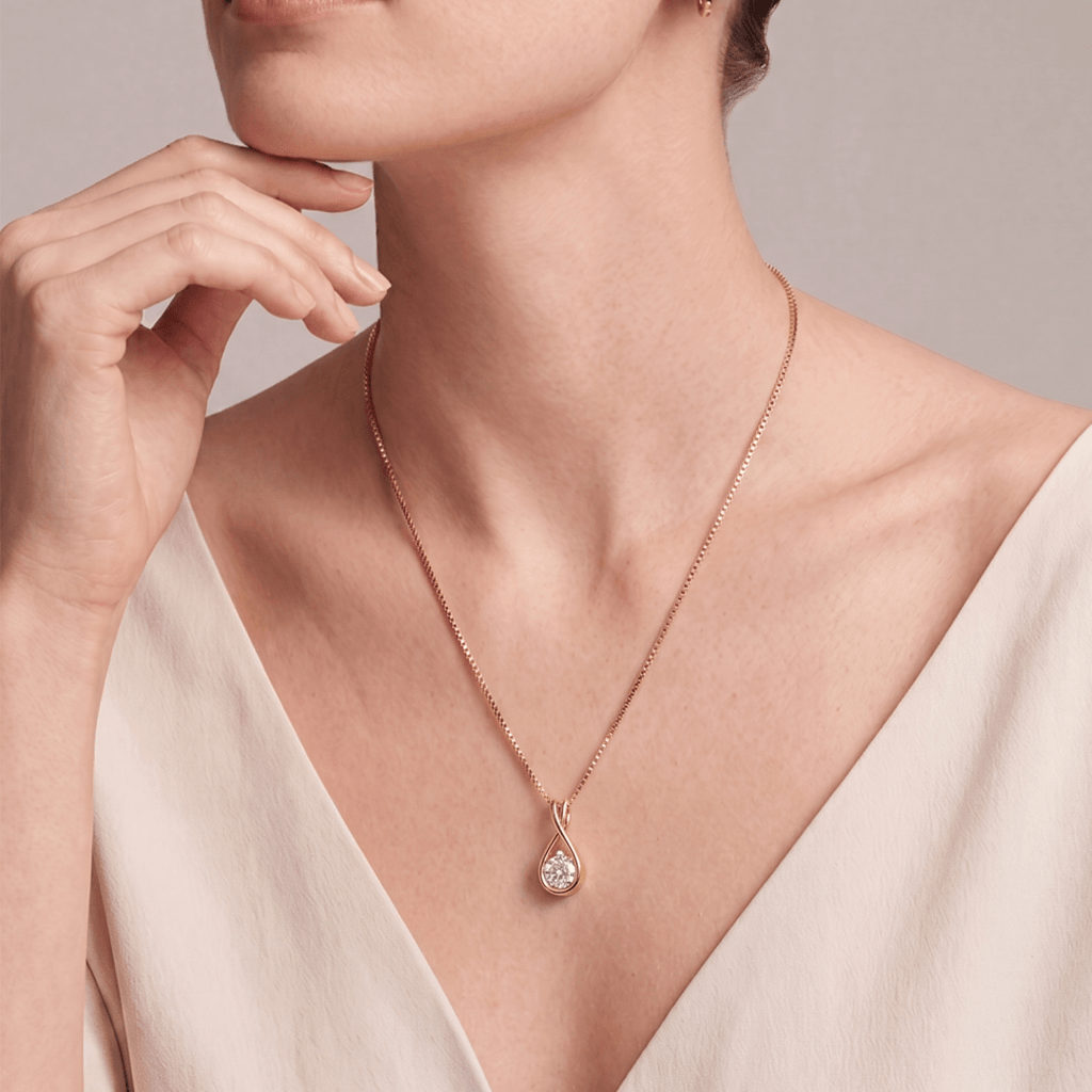 Marveline Solitaire Diamond Pendant
