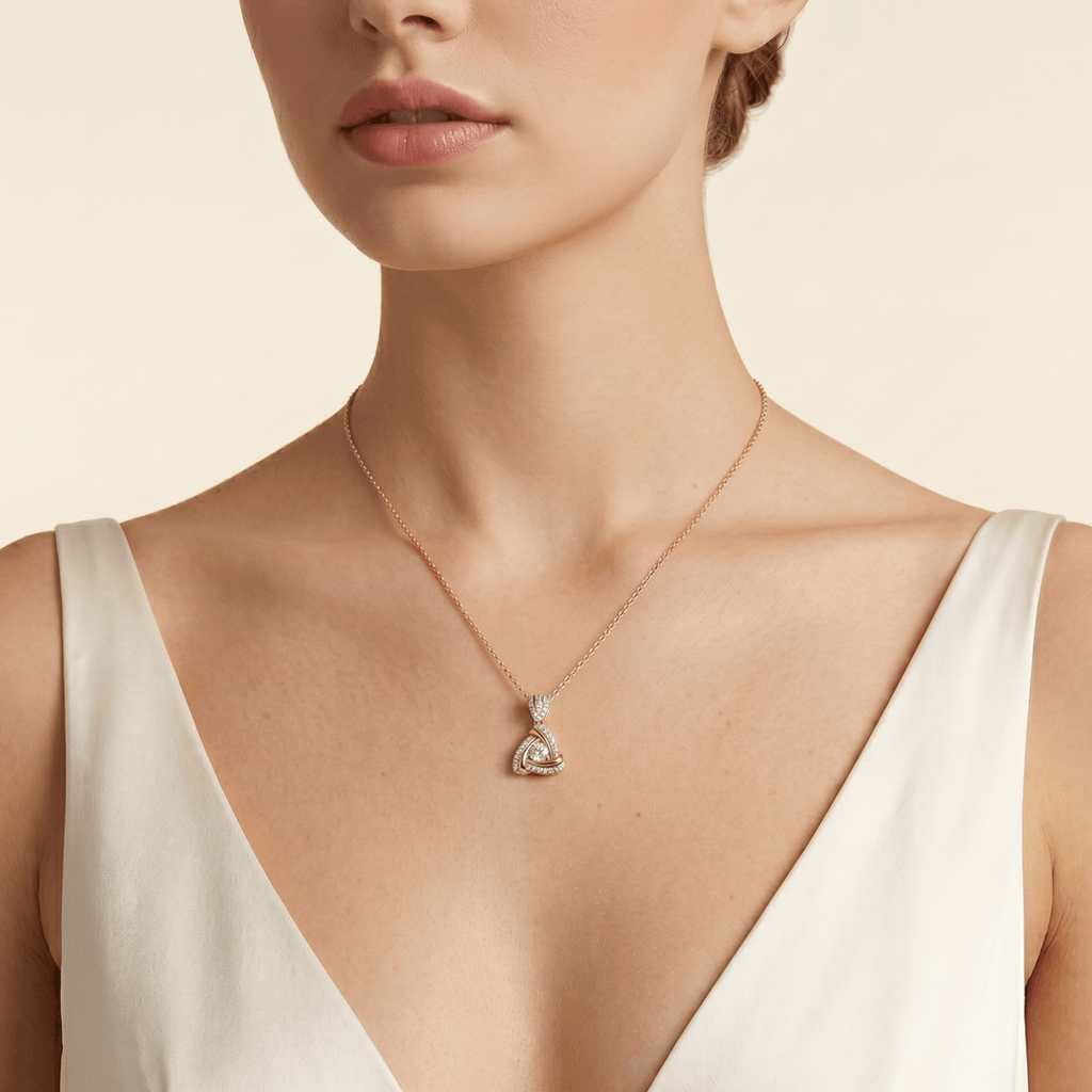 Promise Knots Étoile Fleurie Floral-Nakshatra Diamond Pendant Chain
